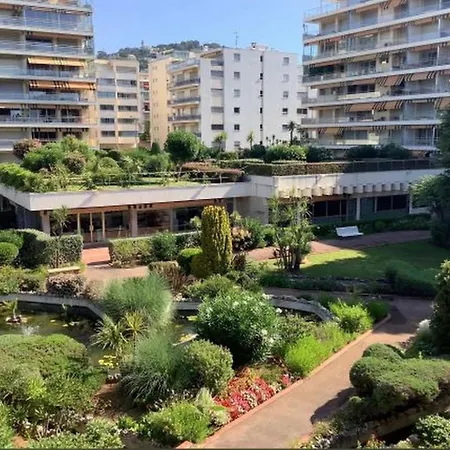 парк круазет , 3 комнаты , с террасой и паркингом , * Cannes