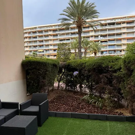 Apartmán парк круазет , 3 комнаты , с террасой и паркингом , Cannes