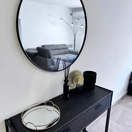 Apartmán парк круазет , 3 комнаты , с террасой и паркингом ,